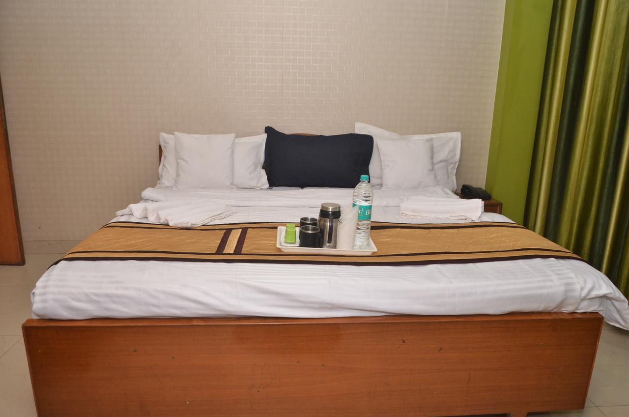 Oyo 8076 Hotel Europe Plaza Lucknow Exterior foto